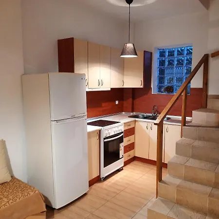 Irene's Maisonette At Rafaella Daire