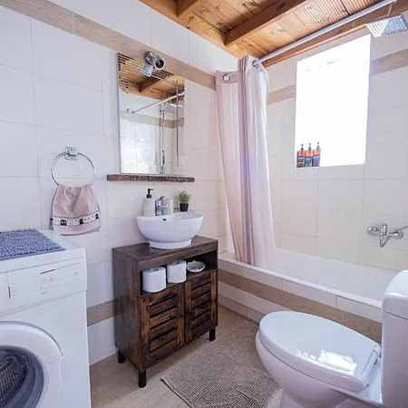Irene's Maisonette At Rafaella Lejlighed