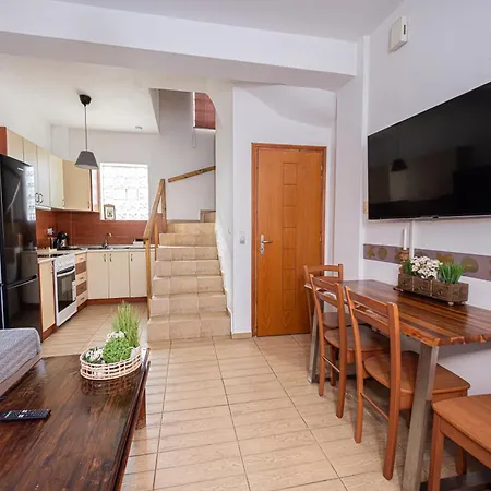 Irene's Maisonette At Rafaella Lejlighed