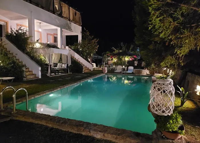 Irene's Maisonette At Rafaella Apartment