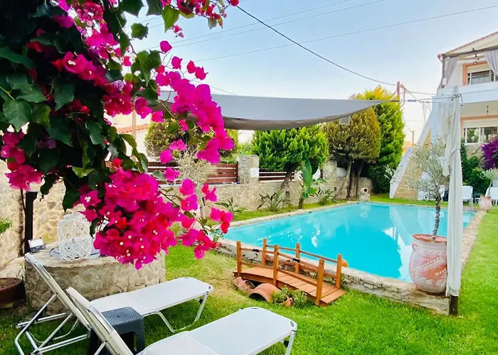 Irene's Maisonette At Rafaella Apartment