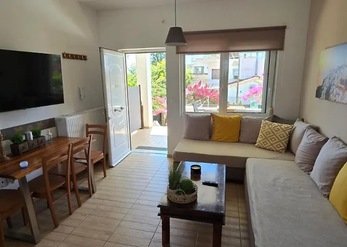 Irene's Maisonette At Rafaella Kokkonion