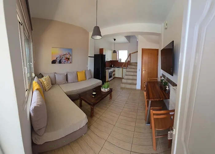 Irene's Maisonette At Rafaella Apartment